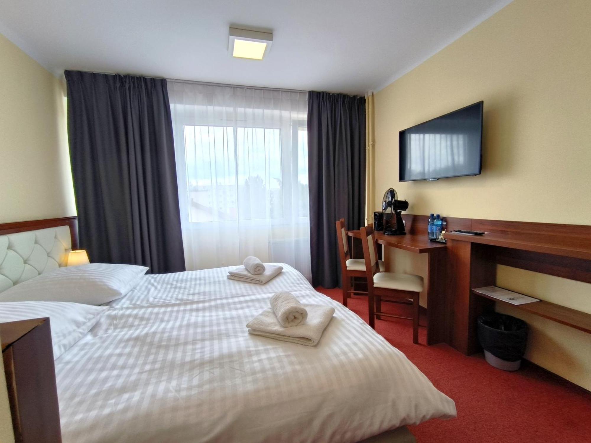 Hotel Sill Kielce Exteriör bild